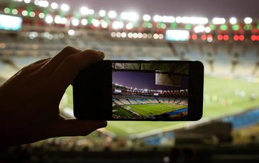 Taking picture of a sports game with mobile phone